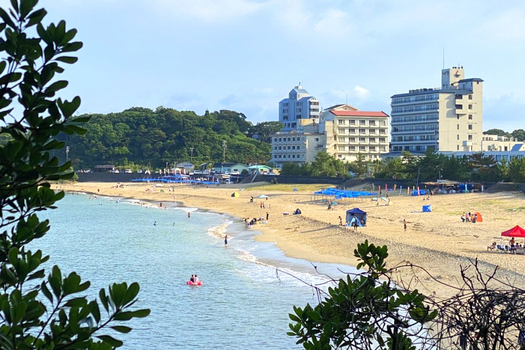 【2024 海開き】千鳥ケ浜海水浴場で楽しむ夏